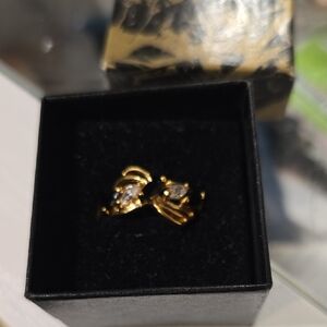 Elegant Gold Women's Ring